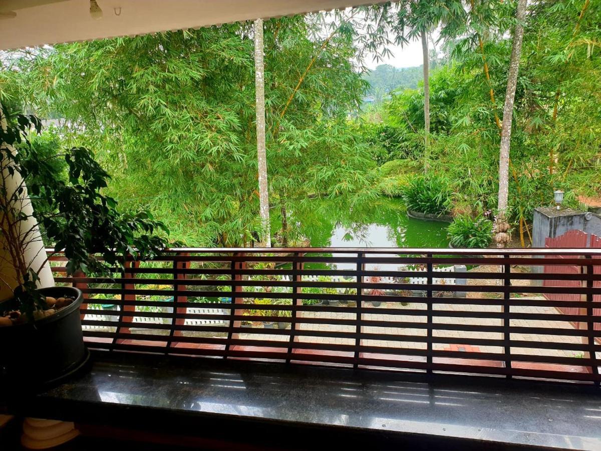 Amritham Holidays Homestay Trivandrum Thiruvananthapuram Bagian luar foto