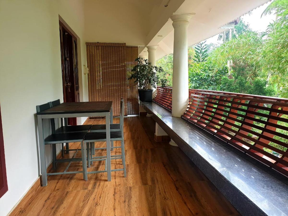Amritham Holidays Homestay Trivandrum Thiruvananthapuram Bagian luar foto