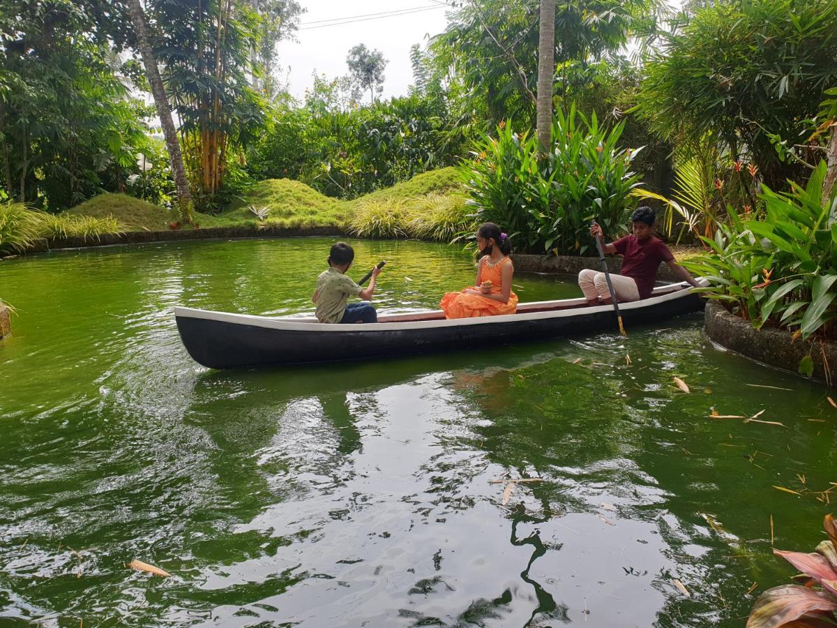 Amritham Holidays Homestay Trivandrum Thiruvananthapuram Bagian luar foto