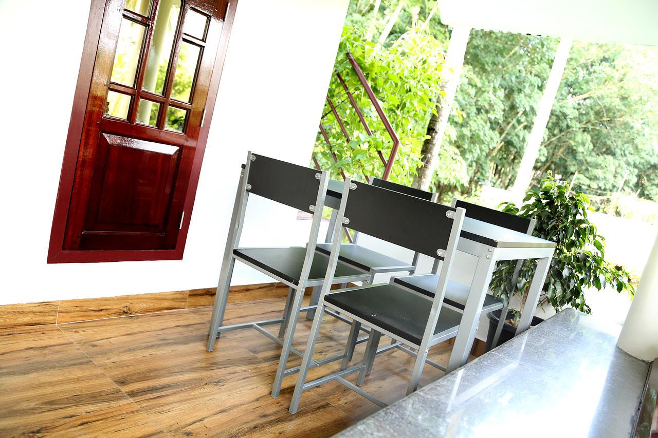 Amritham Holidays Homestay Trivandrum Thiruvananthapuram Bagian luar foto