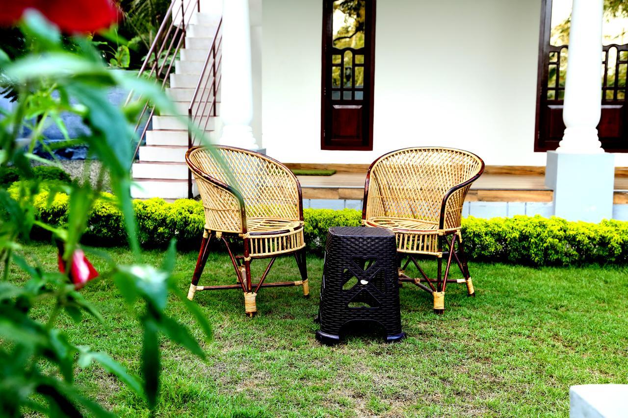 Amritham Holidays Homestay Trivandrum Thiruvananthapuram Bagian luar foto